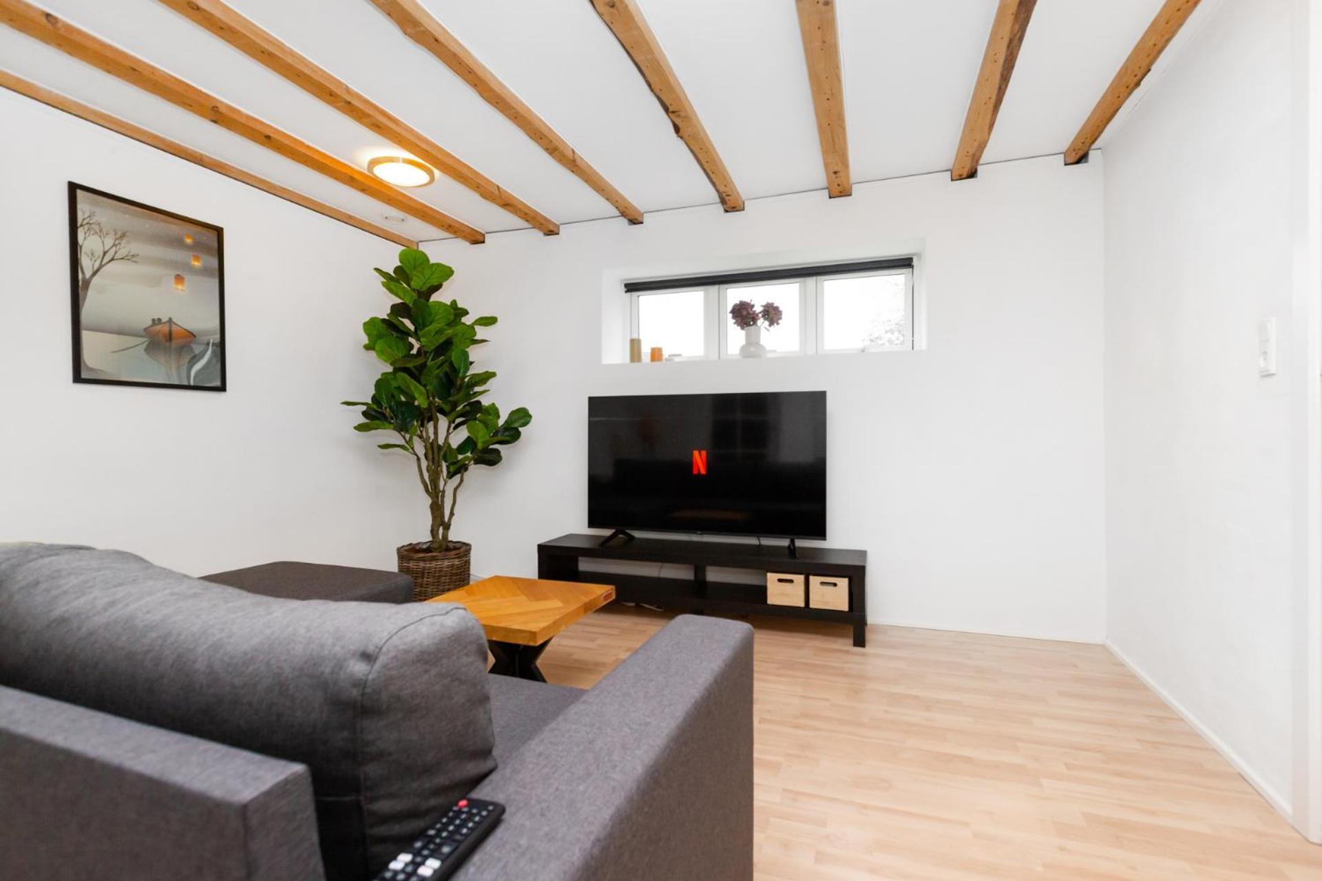 Moderne & Fuldt Udstyret Lejlighed M.Plads Til 4 Hojbjerg Exterior foto